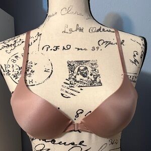 Elegant Tan/Pink Women's Bra Victoria Secret 32A Push up, Add 1.5 cup size